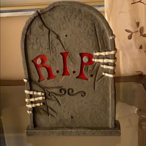 Halloween RIP Tombstone Sign/ Plaque - Picture 2 of 4